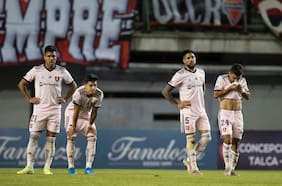 Directo al precipicio: los factores que explican el desastre de la U en cancha