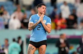 Manotazo de ahogado: el uruguayo José María Giménez se disculpa con funcionario FIFA al que le dio un codazo, pero arriesga un duro castigo