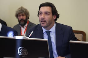 Oposición inaugura temporada de censuras: Leiva (PS) presenta queja contra Araya (republicano) en Comisión de Seguridad