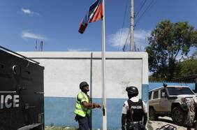 Bandas criminales de Haití asaltan centro penitenciario en Puerto Príncipe y liberan a un número indeterminado de presos