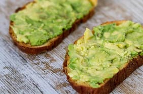 Cuál es el mejor reemplazo del pan para el desayuno, según un estudio