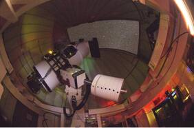 Supernovas con inteligencia artificial: Científicos chilenos utilizan telescopios de la Nasa para estudiar el universo