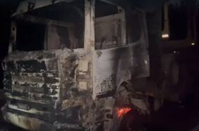 Desconocidos queman cinco maquinarias en Teodoro Schmidt: ataque provocó incendio forestal