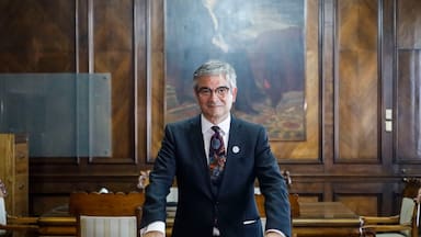 Mario Marcel sigue los pasos de Carolina Tohá y reaparece para respaldar a una candidata al Congreso