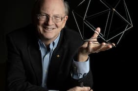 Jack Szostak, Nobel de Medicina: “la vida no necesita explicaciones religiosas ni sobrenaturales”