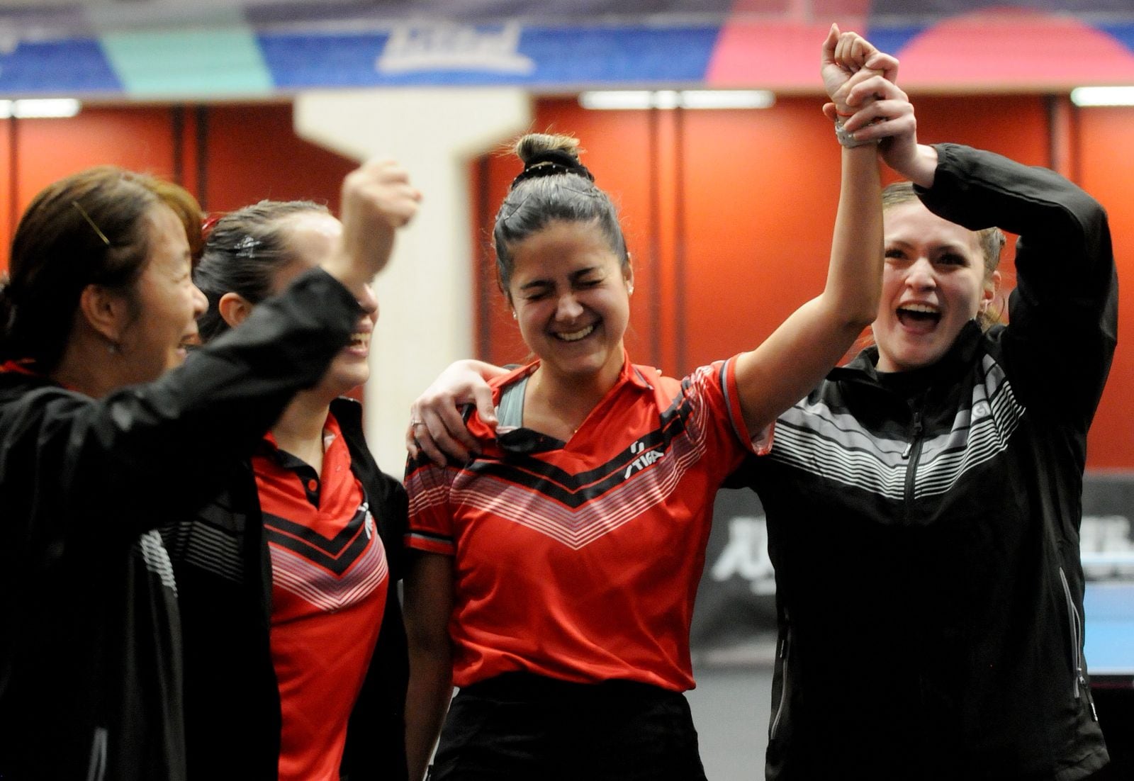 El Team Chile brilla en casa ante Brasil y se titula campeón sudamericano de tenis de mesa en damas y varones