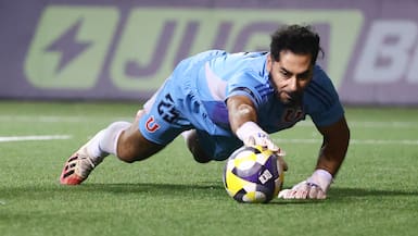 “No me gusta andar con cosas a medias tintas”: Johnny Herrera sorprende y se baja de la despedida de Matías Rodríguez