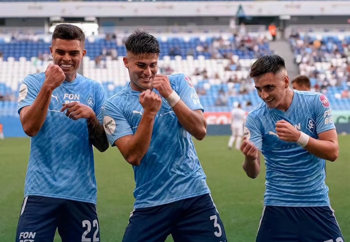 Thomas Galdames celebra su doblete en Europa.