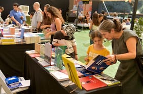Ya puedes visitar la Feria Internacional del Libro de Vitacura, que este 2024 regresa con cuatro días de cultura y literatura