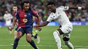 LaLiga les dobla la mano al Barcelona y al Real Madrid y sorprende con jornada especial de camisetas retro