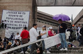 Polémica reforma judicial de AMLO lleva a huelga a magistrados de México
