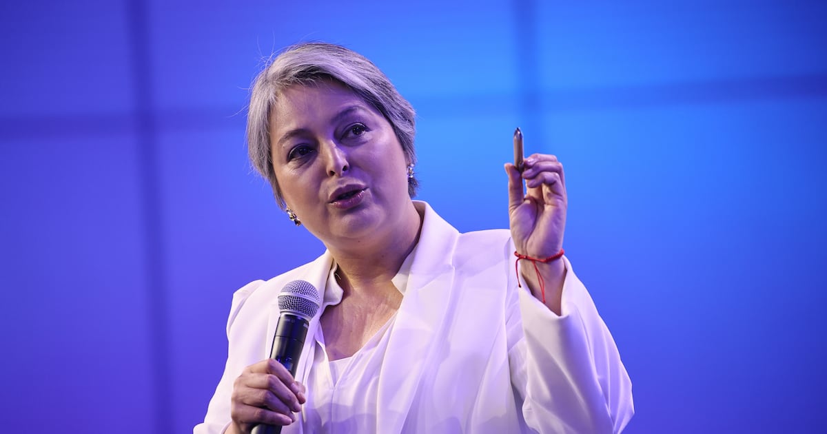 “La salud pública está en crisis”: Jeannette Jara tras su participación en debate Enade 2025