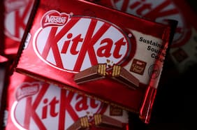 Nestlé anuncia planes de despidos masivos y el mercado respalda la medida