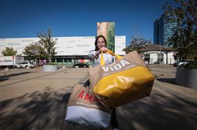 El triple impacto de una línea de bolsos confeccionados con desechos