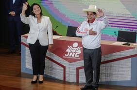 Perú: Un país dividido se enfrenta a su elección presidencial más impredecible