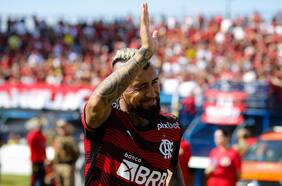 El Rey festeja en su estreno: Arturo Vidal ingresa en el agónico triunfo de Flamengo