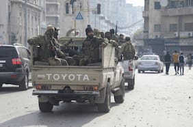 Rebeldes sirios cercan Homs y ponen contra las cuerdas a Assad