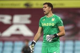 El drama del Dibu Martínez en Aston Villa: sin traspaso, borrado por Unai Emery y con el Mundial en el horizonte