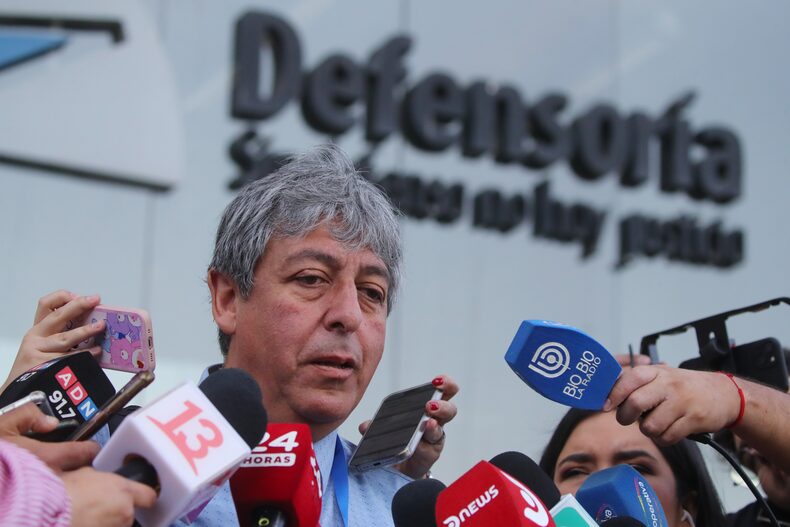 Defensor publico de Monsalve entrega el levantamiento bancario al fiscal de la causa
