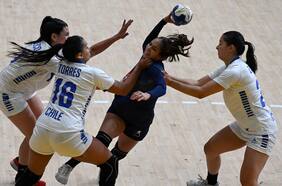 Selección femenina de balonmano denuncia insólita situación vivida en Santiago 2023 y apunta directamente a Harold Mayne-Nicholls