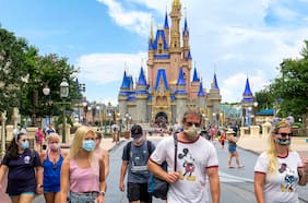 Disney World reabre en medio de peak de contagios en Florida