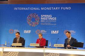 FMI prevé una caída menos profunda de la economía chilena en 2023