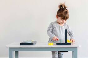 ¡Sin preocupaciones! Queremos que todos tengan su rincón, por eso preparamos esta guía con datos para adaptar los espacios de la casa mientras los niños explotan su creatividad