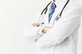 Soy médico de urgencias y estas son las 6 cosas que te recomiendo no hacer para evitar accidentes domésticos
