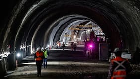 Se concreta conexión de los túneles AVO I y AVO II: obra vial beneficiará a cerca de 660 mil personas cuando esté terminada