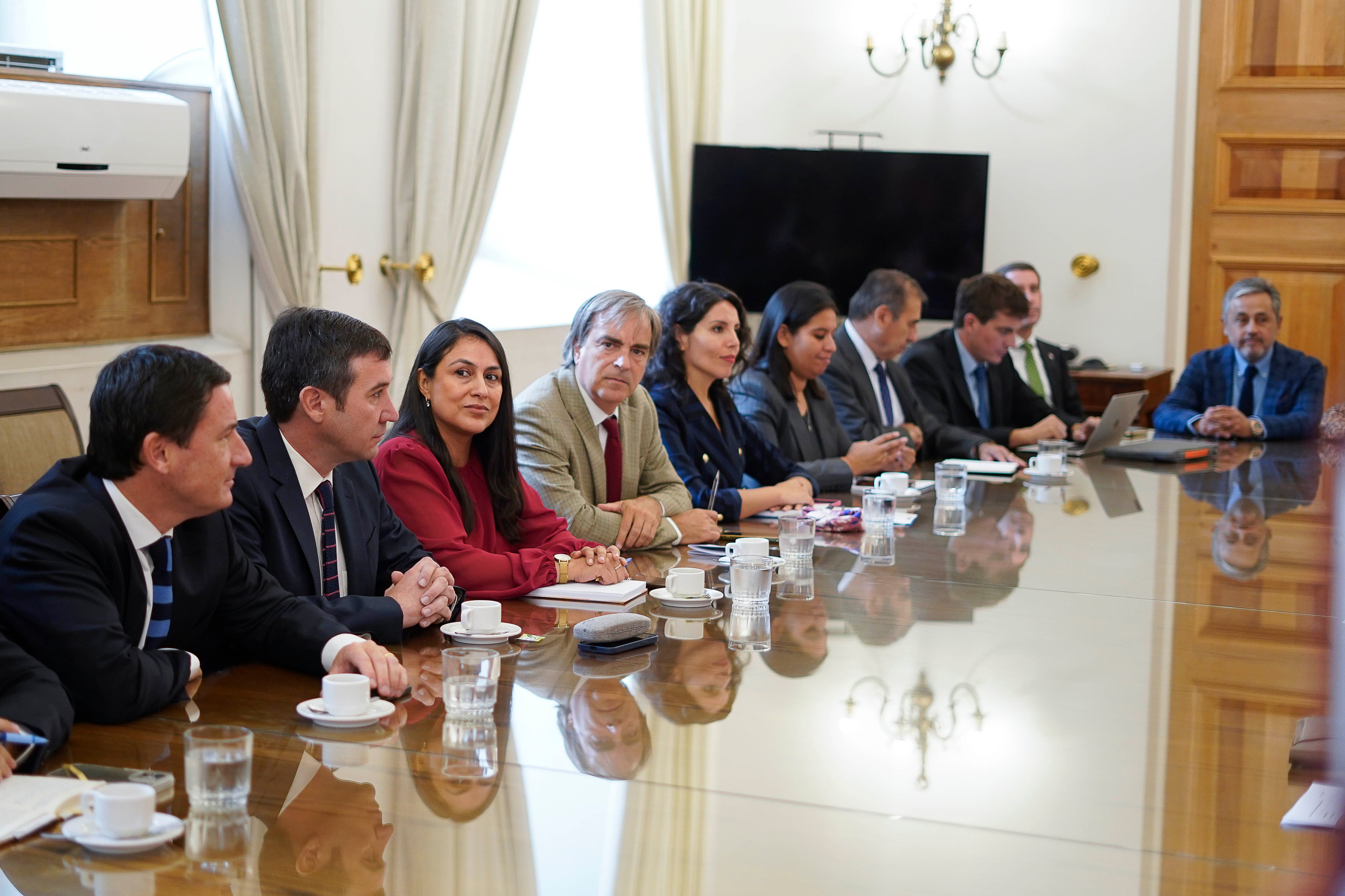 "Aliados naturales": Chile Vamos cuestiona postura de republicanos sobre libertarios y los emplaza a reflexionar