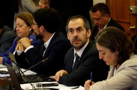 Reajuste del sector público: Grau explica el financiamiento en Comisión de Hacienda de la Cámara, pero no convence a la oposición