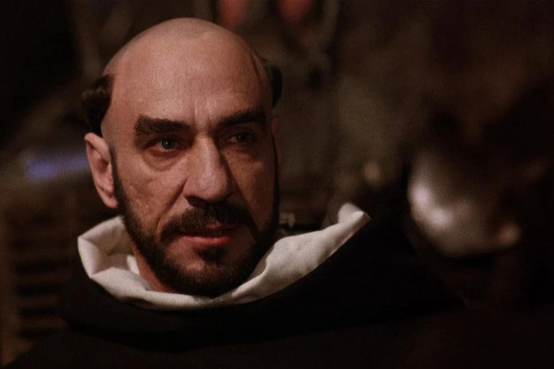 F. Murray Abraham como Bernardo Gui