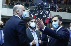 Acuerdo posplebiscito: El riesgo del PC y los Republicanos de quedarse fuera de la foto del 5-S