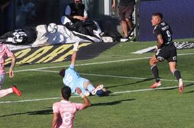 Viaje a las contradicciones de Javier Parraguez, el alma de la fiesta colocolina