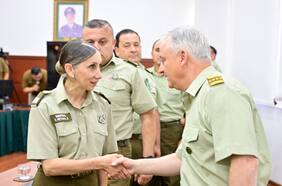 “Todos sabemos que el escenario delictual es complejo”: general director Araya a jefes de retenes de Carabineros