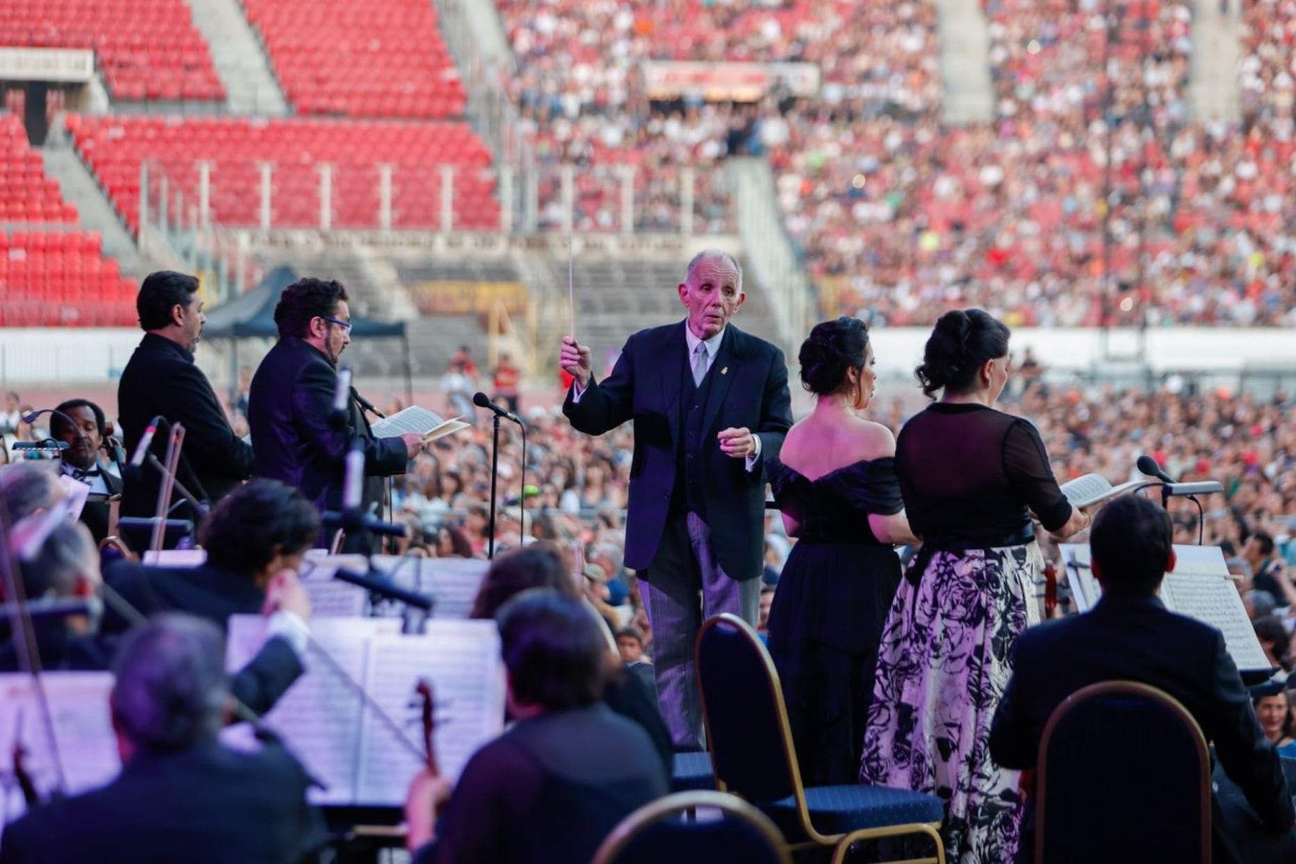 Orquesta Sinfónica Nacional y Coro de la U. de Chile llenarán el Estadio Nacional con "Carmina Burana