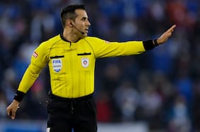 “Jugó para Flamengo”: en Argentina critican a Piero Maza por el arbitraje en el duelo entre Racing y el Mengao