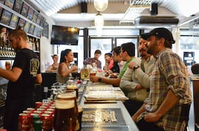 El boom de las hamburgueserías en la zona oriente de Santiago de la mano de cadenas internacionales