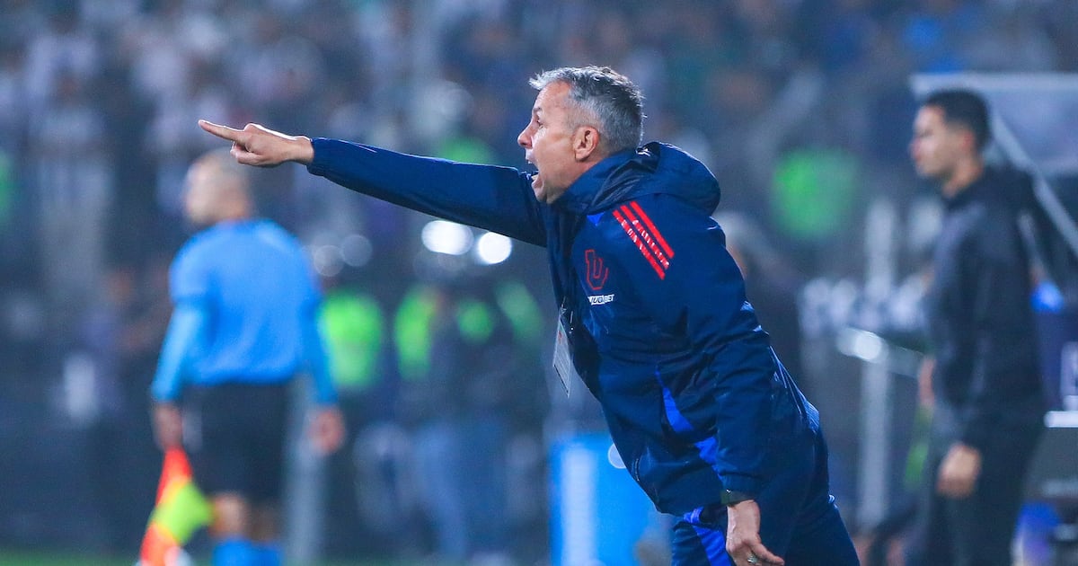 En medio de un partido clave para la U en el Torneo: las razones que marcan el alejamiento de Gustavo Álvarez con Azul Azul