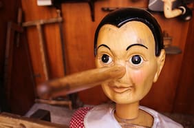 Psicóloga explica cuál es la forma más efectiva de detectar a un mentiroso (y no son los gestos)