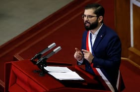 Boric endurece postura internacional: acusa a Israel de “genocidio” y critica “deriva autoritaria” en El Salvador