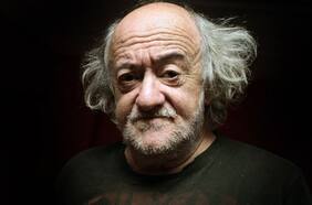 Muere el escritor argentino Enrique Symns a los 77 años