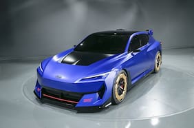 Las dos versiones del Subaru STI Concept se roban las miradas en Tokio