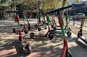 La era de los scooters eléctricos: al menos 5.000 vehículos transitan por la RM con una poco conocida regulación