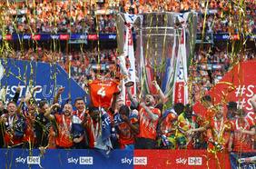 De Quinta División a Primera y el estadio más pequeño: la épica gesta del ascenso del Luton a la Premier League