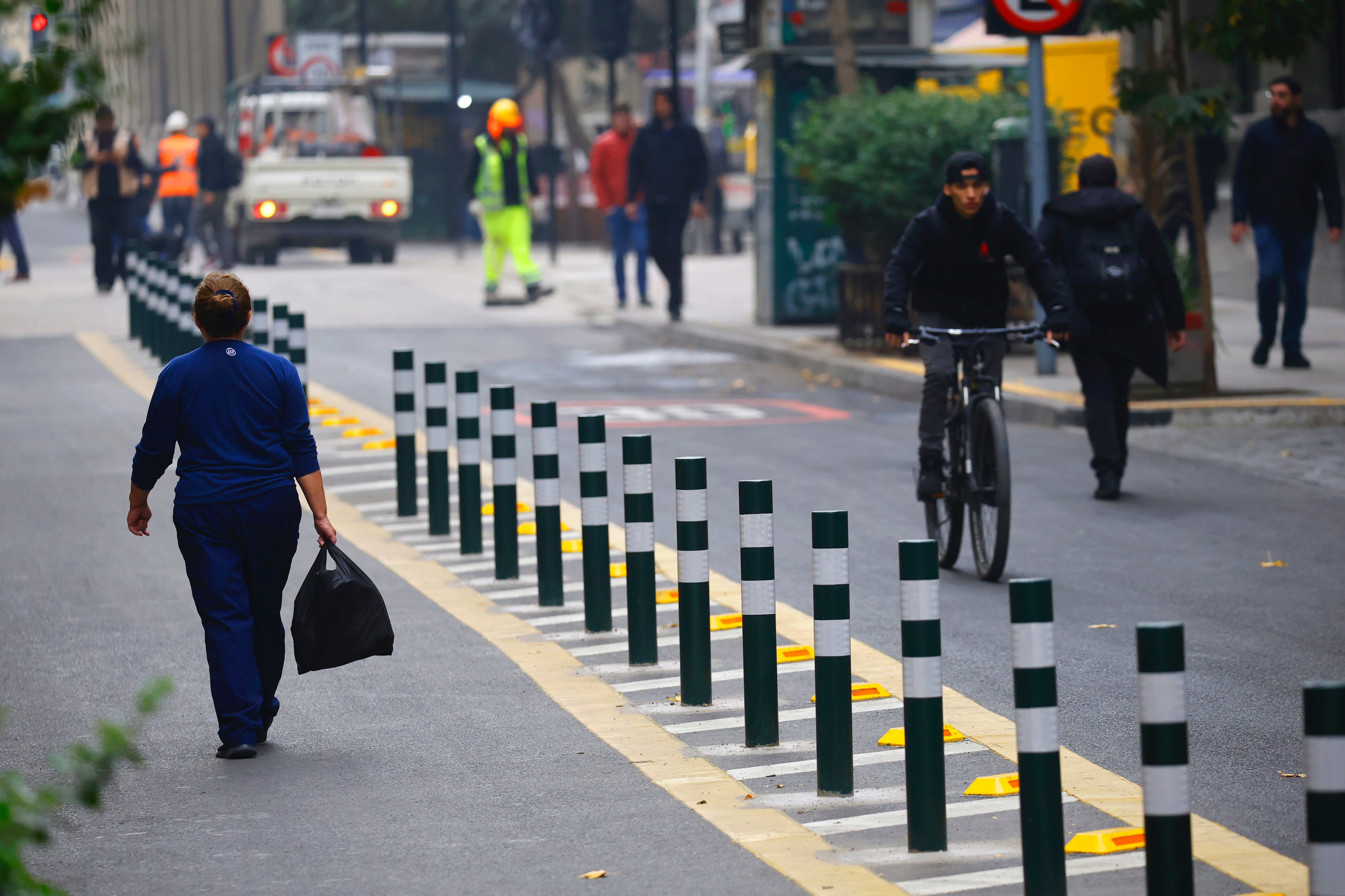 El repoblamiento del centro de Santiago plantea el desafío de recuperar inmuebles abandonados y atraer nuevos habitantes a barrios que ya cuentan con transporte, servicios e infraestructura urbana.