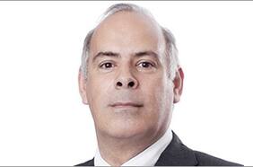 Chileno asumiría como nuevo CEO en España de la gigante eléctrica Iberdrola