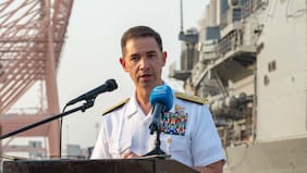 Jefe del Comando Central de EE.UU. recomendó frenar ataques en el estrecho de Ormuz por pérdida de efectividad