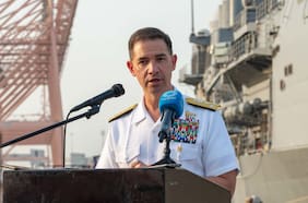 Jefe del Comando Central de EE.UU. recomendó frenar ataques en el estrecho de Ormuz por pérdida de efectividad