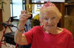 Los 4 hábitos de una mujer longeva y saludable que cumplió 106 años